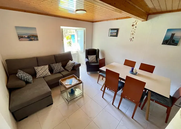 Casa Do Cucharro En Playa De Soesto, *